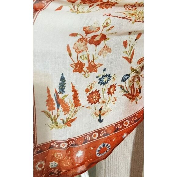 NWT - Beautiful Floral LuLu Wrap Scarf - Picture 5 of 7